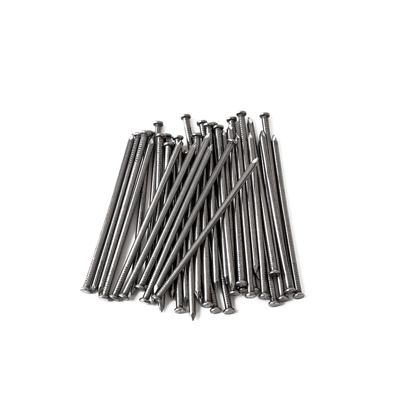 Clous pour la fixation au sol de gazon synthétique