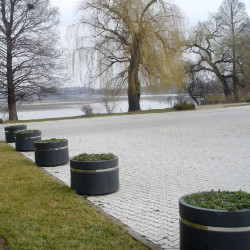 Jardinière de ville en acier avec bande design en inox - Aro