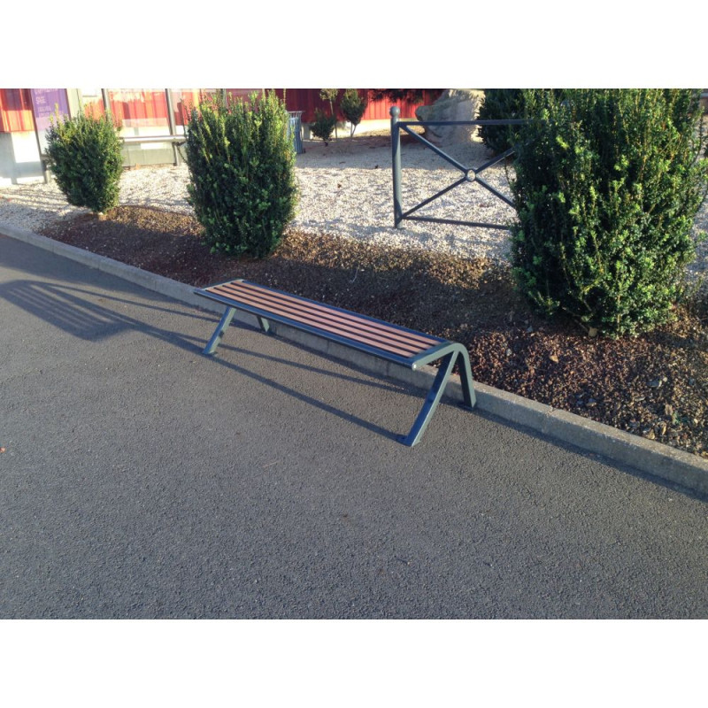 Banquette urbaine en compact stratifié Teck et pied acier - Bordeaux