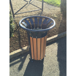 Poubelle de ville en compact stratifié Teck et acier - Mayotte