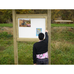 Panneau d'affichage extérieur avec toit + vitrine