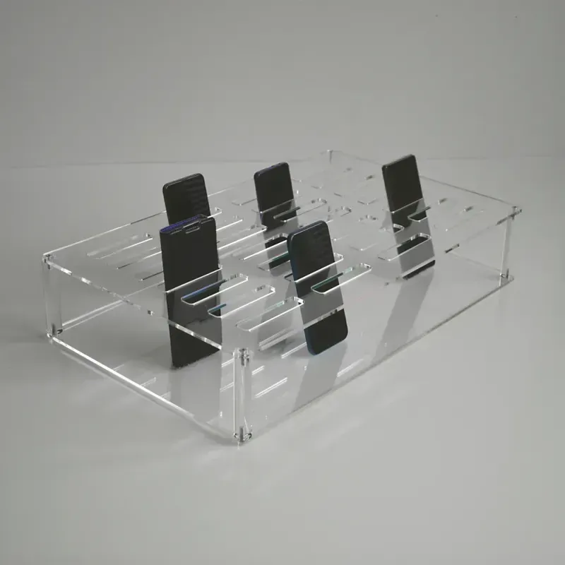 Plateau 28 emplacements smartphones - en plexiglas