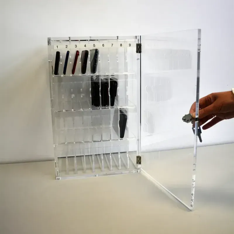 Boite sécurisée 32 emplacements téléphones - en plexiglas
