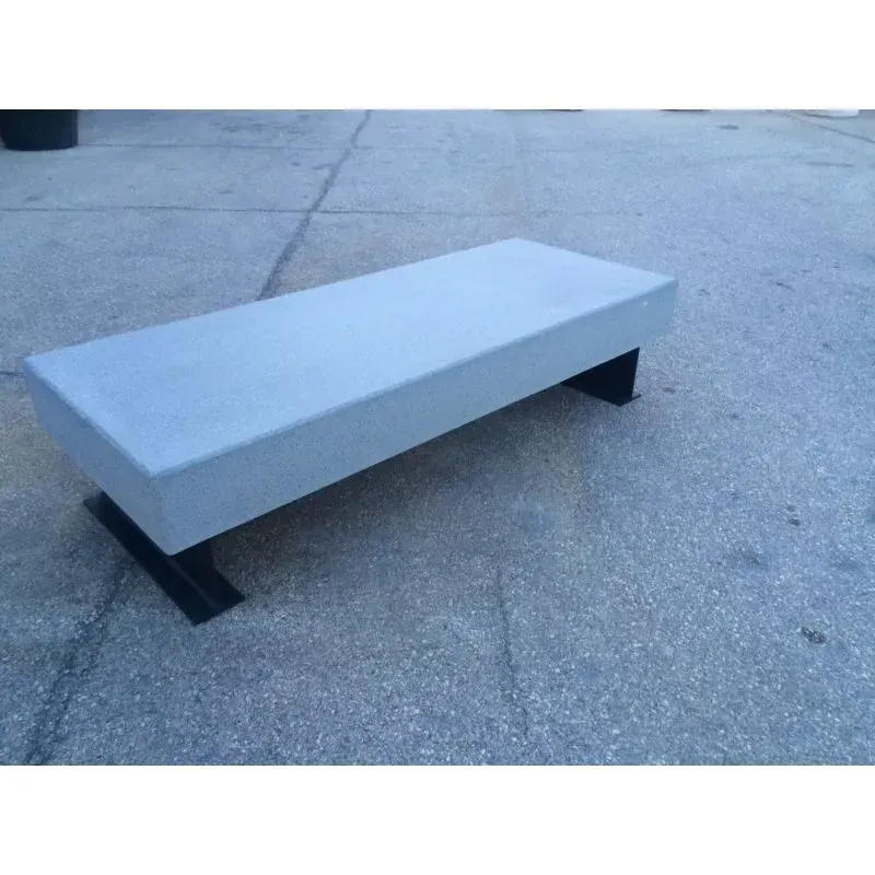Magourban Bloop banc en béton droit avec pieds acier