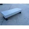 Magourban Bloop banc en béton droit avec pieds acier