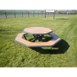 Table de pique nique octogonale en compact stratifié Teck + acier