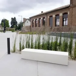 Banquette en béton rectangulaire - Cestas