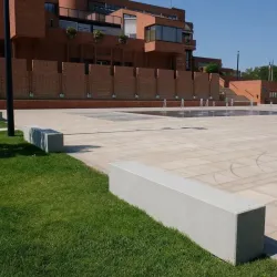 Banquette en béton préfabriqué rectangulaire - Cestas