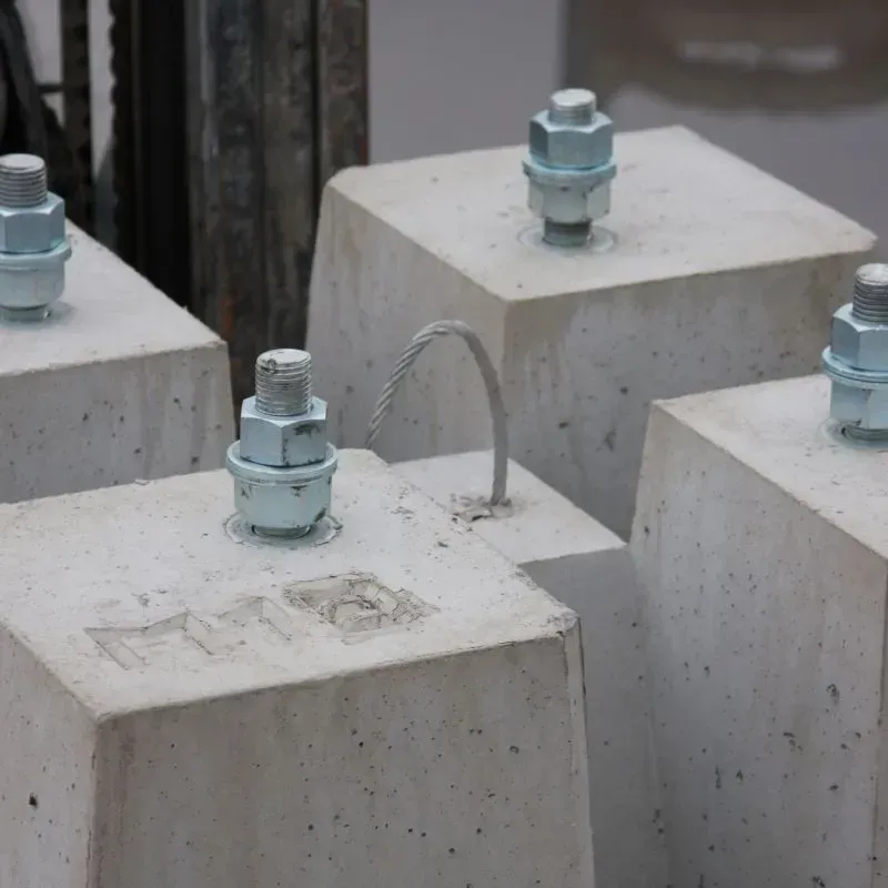 Massif béton pour candélabre