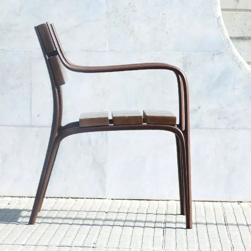 Chaise Benito Citizen UM301S en métal et lattes en bois exotique