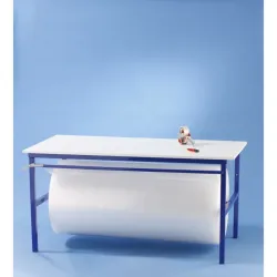 Table d'emballage avec dérouleur papier