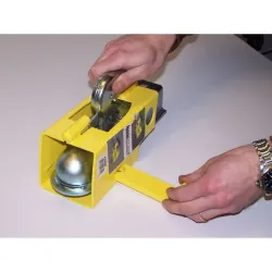 Mottez A069F - Antivol remorque pour tête d’attelage articulée