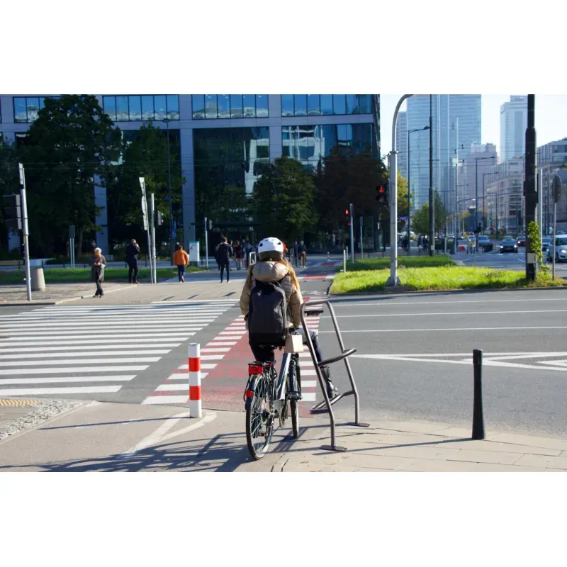 Repose- pied pour cycliste ou assis débout