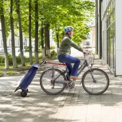 Accessoire de fixation pour chariot de courses sur vélo