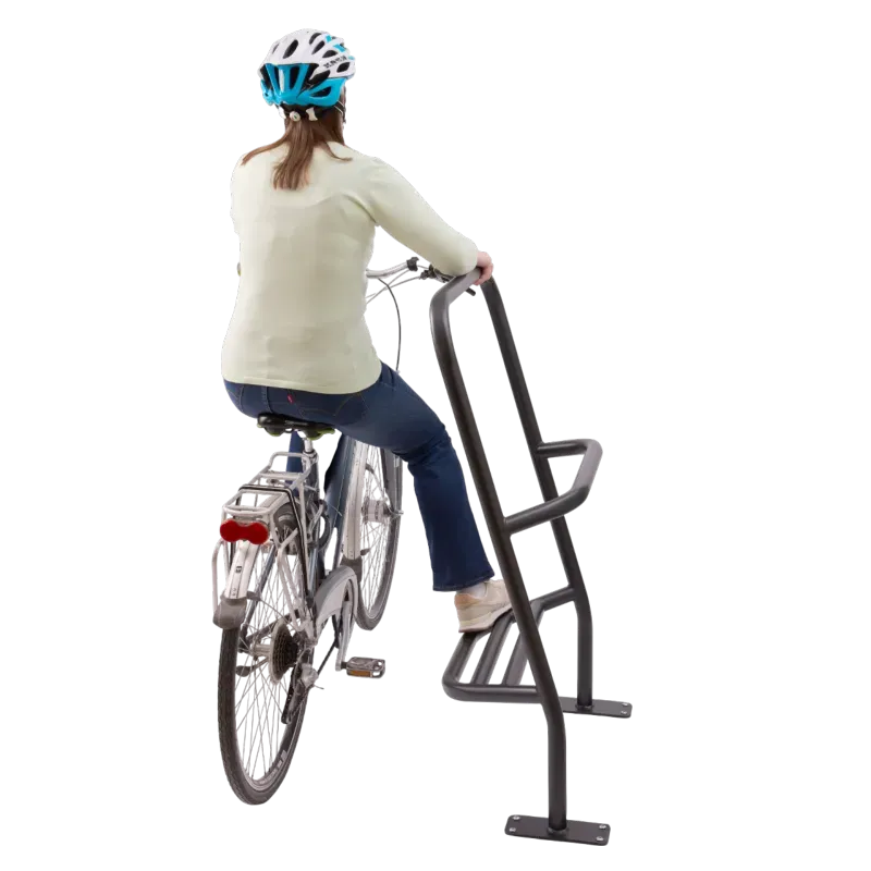 Repose- pied pour cycliste ou assis débout