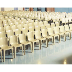 Chaise empilable en résine de synthèse Denver - Classement feu M2