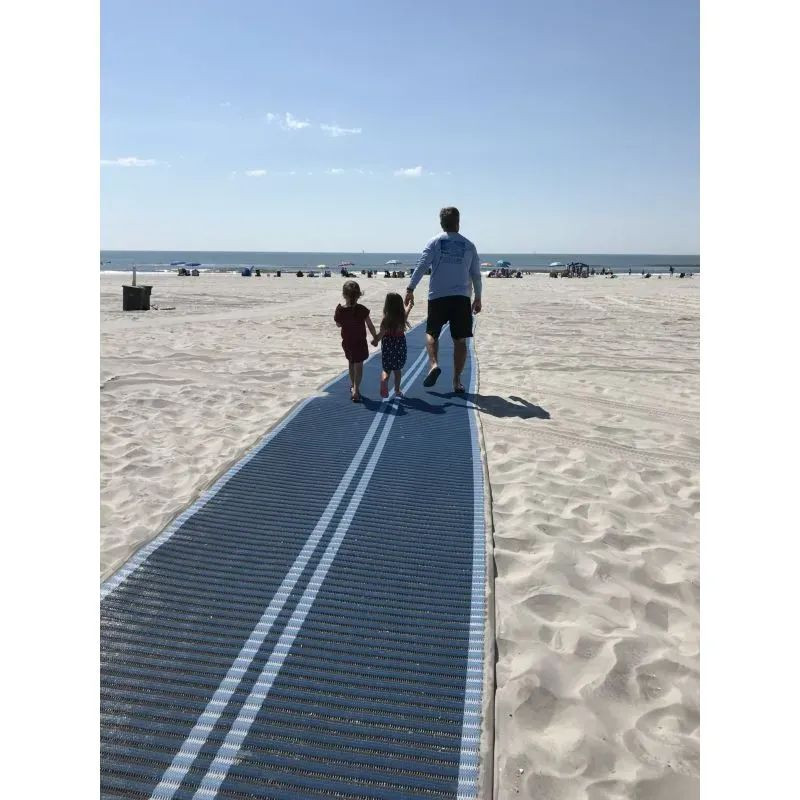 Tapis d'accès à la plage pour fauteuil roulant